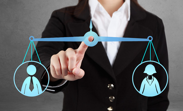 績(jī)效評(píng)估：客觀公正評(píng)價(jià)員工表現(xiàn)，激發(fā)員工動(dòng)力