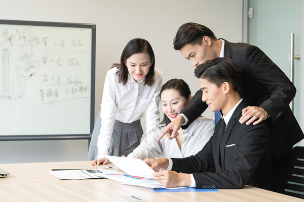 引領(lǐng)市場(chǎng)變革，專(zhuān)業(yè)營(yíng)銷(xiāo)咨詢(xún)助力企業(yè)持續(xù)增長(zhǎng)