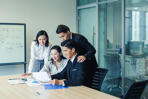 績(jī)效管理：應(yīng)對(duì)變革挑戰(zhàn)，推動(dòng)組織變革成功