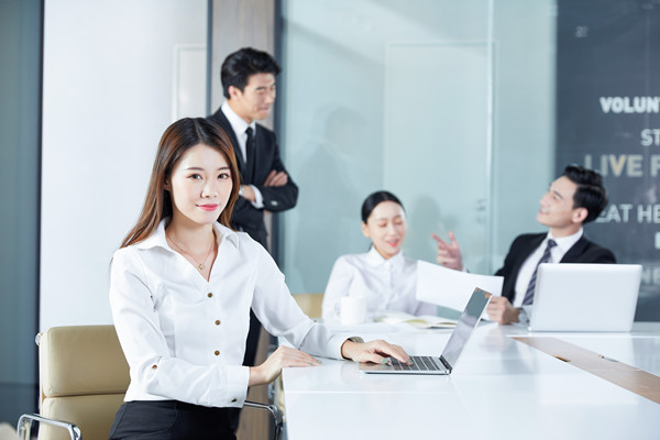 年度經(jīng)營計(jì)劃：聚焦核心業(yè)務(wù)，提升核心競(jìng)爭力