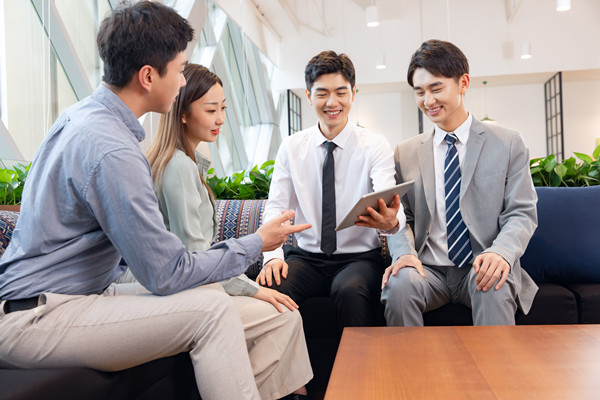 年度經(jīng)營計(jì)劃：聚焦核心業(yè)務(wù)，提升核心競(jìng)爭力