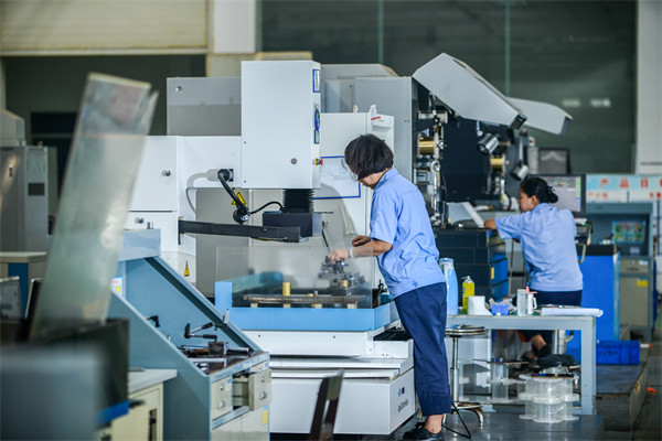 制造業(yè)管理新策略，引領(lǐng)企業(yè)高效運(yùn)營，提升競爭力