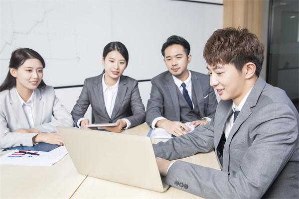 薪酬與員工發(fā)展：促進員工成長，提高工作動力