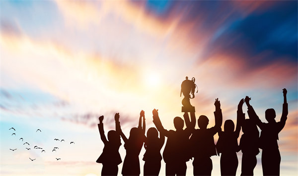 領導力發(fā)展與績效管理：培養(yǎng)領導力，推動組織成功