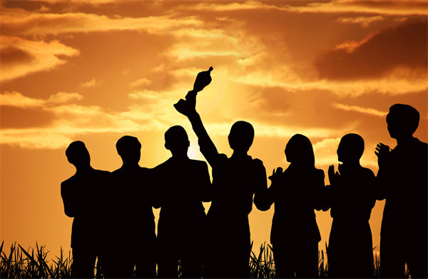 深化創(chuàng)新驅(qū)動(dòng)，落實(shí)年度經(jīng)營(yíng)計(jì)劃，推動(dòng)企業(yè)跨越發(fā)展