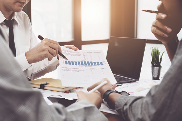 強(qiáng)化風(fēng)險(xiǎn)管理，確保經(jīng)營(yíng)計(jì)劃穩(wěn)健實(shí)施，保障企業(yè)安全