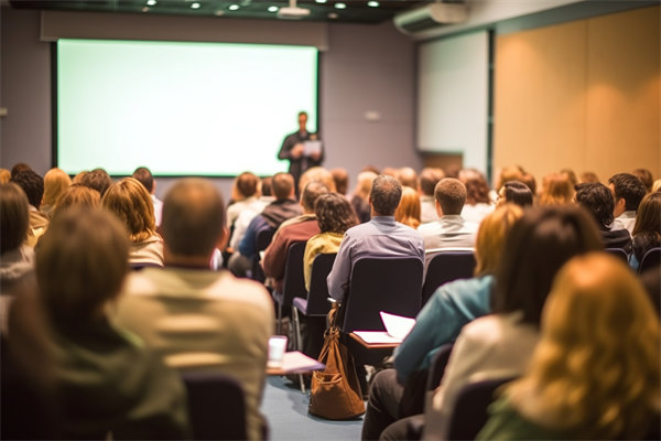 深化員工培訓與發(fā)展，提升團隊整體競爭力和創(chuàng)新能力