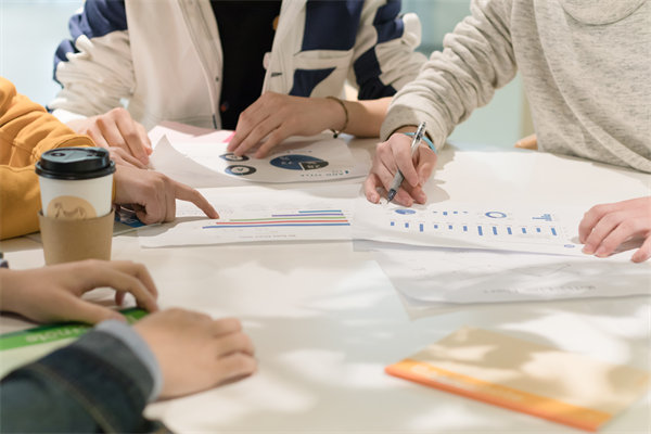 集團戰(zhàn)略規(guī)劃和年度經(jīng)營計劃不匹配怎么辦？