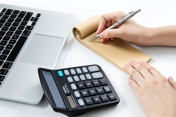 如何評(píng)估公司的薪酬水平在行業(yè)中的競(jìng)爭(zhēng)力如何？