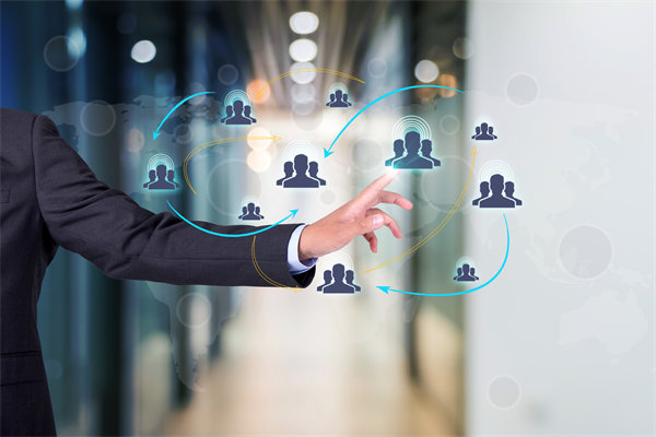 企業(yè)的戰(zhàn)略是精心設(shè)計的，還是臨機(jī)應(yīng)變的？