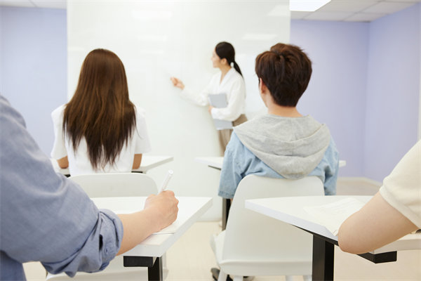 精益生產(chǎn)是制造業(yè)的思想，適合用于其他行業(yè)么？