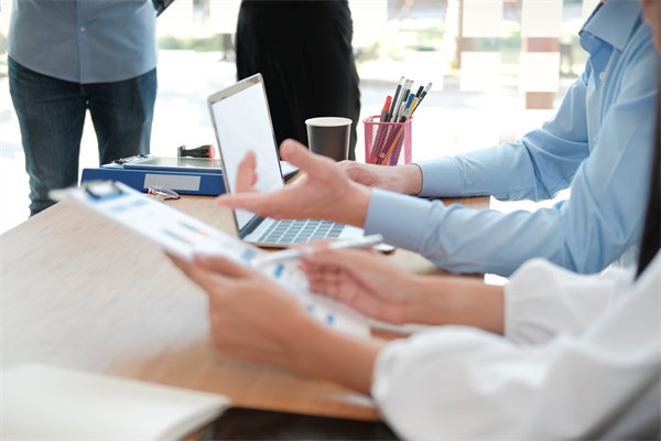 如何科學(xué)設(shè)定KPI，確?？冃Э己思裙接指咝?？