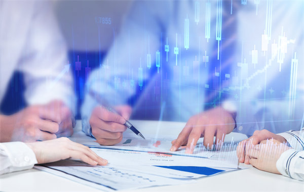 如何在快速變化的市場中精準定位企業(yè)戰(zhàn)略方向？