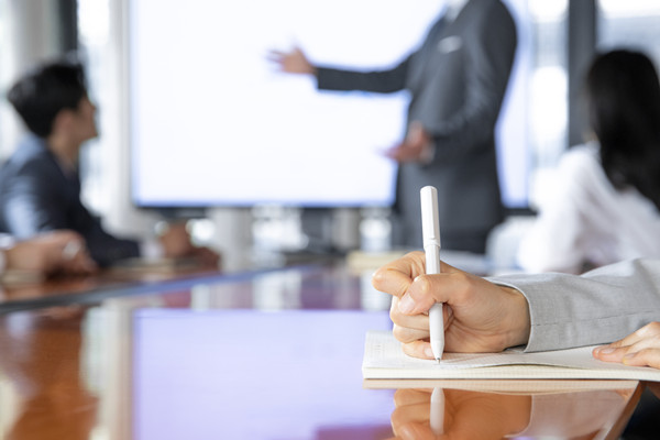 薪酬結(jié)構(gòu)如何與績(jī)效掛鉤，激勵(lì)員工追求卓越？