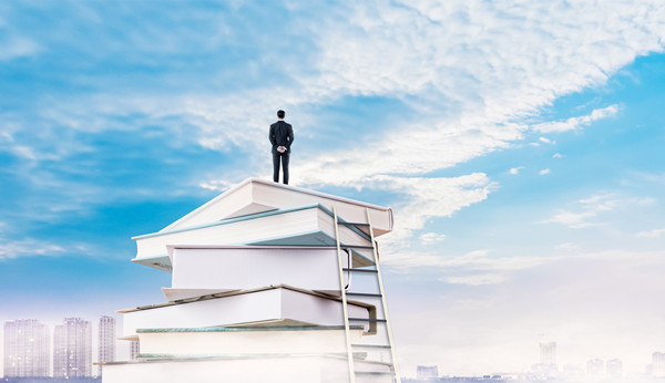 年度經(jīng)營(yíng)計(jì)劃中如何平衡短期收益與長(zhǎng)期戰(zhàn)略投資？