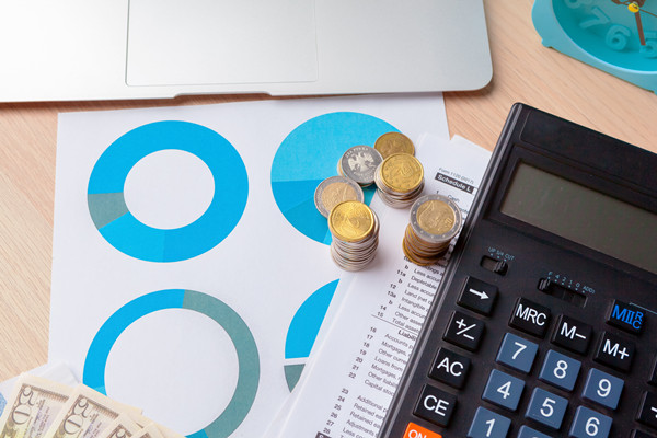 預(yù)算管理過(guò)程中如何有效識(shí)別并控制成本超支風(fēng)險(xiǎn)？