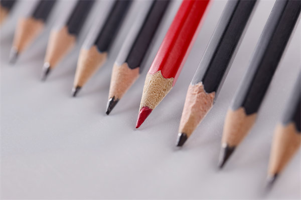 如何精準(zhǔn)定位市場(chǎng)，提升品牌差異化競(jìng)爭(zhēng)力？