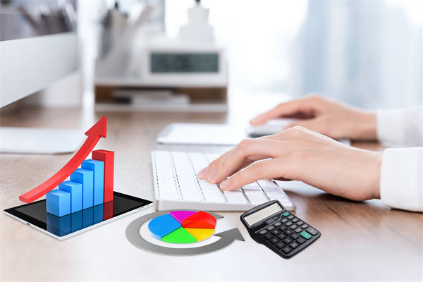 行業(yè)變革下，薪酬調(diào)整策略如何緊跟市場(chǎng)步伐？