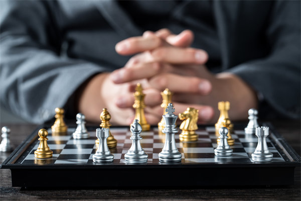 靈活調(diào)整企業(yè)戰(zhàn)略，應(yīng)對(duì)市場(chǎng)變化實(shí)現(xiàn)穩(wěn)健發(fā)展