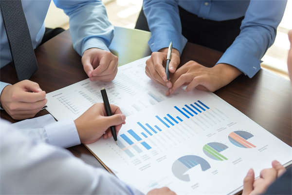 薪酬績效管理中的溝通障礙如何克服，增強員工信任感？