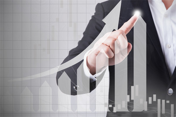 如何平衡長(zhǎng)期戰(zhàn)略規(guī)劃與短期預(yù)算目標(biāo)的矛盾與沖突？