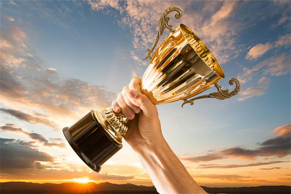 如何通過績效激勵機(jī)制激發(fā)團(tuán)隊的創(chuàng)新與活力？