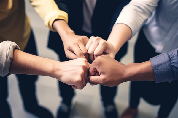 如何構(gòu)建積極工作環(huán)境：促進(jìn)員工滿意度與認(rèn)同感？