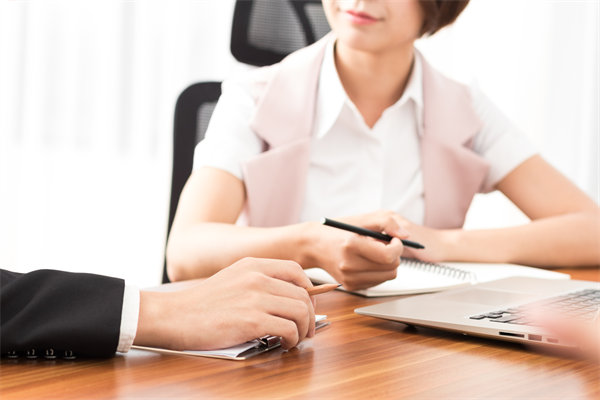 如何平衡員工工作與生活的界限，增強(qiáng)工作滿意度？