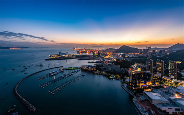 創(chuàng)新管理策略：深圳咨詢業(yè)如何助力企業(yè)跨越增長瓶頸？