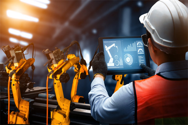 以科技創(chuàng)新驅(qū)動產(chǎn)業(yè)發(fā)展，傳統(tǒng)制造業(yè)如何數(shù)字化轉(zhuǎn)型？