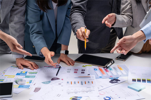 在跨部門預算協(xié)調(diào)中，如何克服溝通障礙，達成共識？