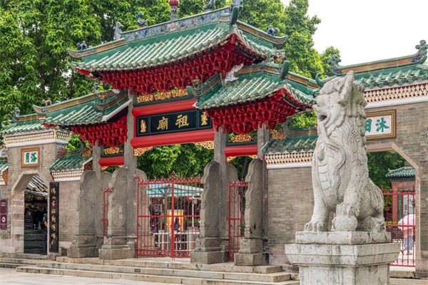 佛山戰(zhàn)略咨詢公司如何為企業(yè)定制長遠戰(zhàn)略規(guī)劃？