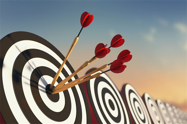 在全球化競爭中，企業(yè)如何制定有效的戰(zhàn)略管理策略？