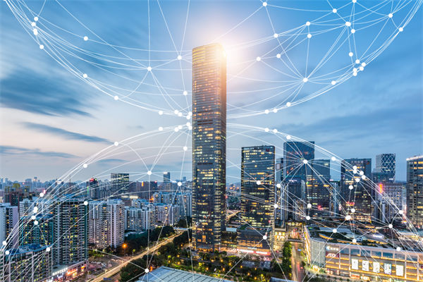 在全球化競爭中，企業(yè)如何制定有效的戰(zhàn)略管理策略？