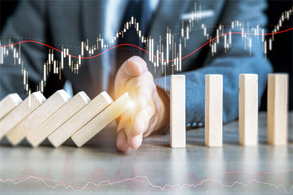 集團(tuán)管控中，如何有效實(shí)施風(fēng)險管理以保障企業(yè)穩(wěn)健發(fā)展？