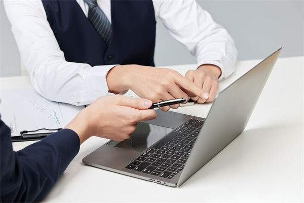 如何通過績效咨詢提升企業(yè)的整體運營效率？