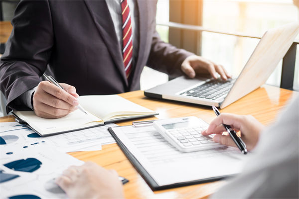 薪酬結(jié)構(gòu)如何設(shè)計(jì)才能最大化激勵(lì)員工積極性？