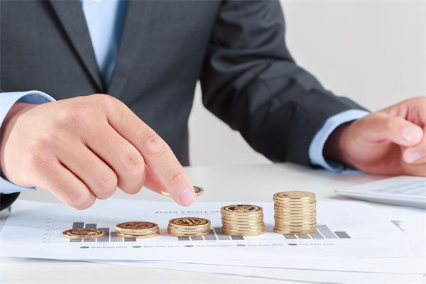 劉強東自購8萬盒巧克力贈員工，對薪酬管理的啟示