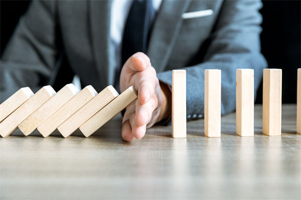 怎樣評(píng)估，年度經(jīng)營計(jì)劃的實(shí)施效果與預(yù)期是否一致？