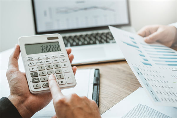 預(yù)算管理不善，會給企業(yè)帶來哪些潛在的財(cái)務(wù)風(fēng)險(xiǎn)？