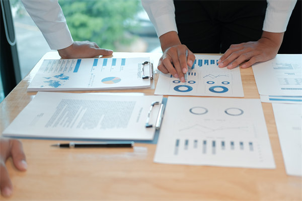 在薪酬績(jī)效管理中，如何融入員工個(gè)人發(fā)展計(jì)劃？