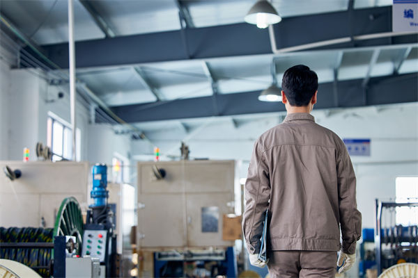 精益生產(chǎn)中的持續(xù)改善理念如何在實(shí)際工作中得到落實(shí)？