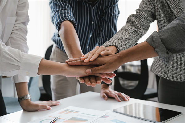 跨境營銷中，如何克服文化差異，實現(xiàn)全球化傳播？