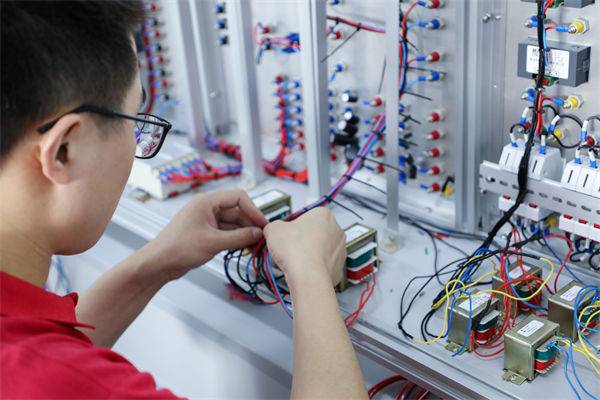 哪些行業(yè)人才火爆就業(yè)市場(chǎng)？人力資源管理有何啟發(fā)？