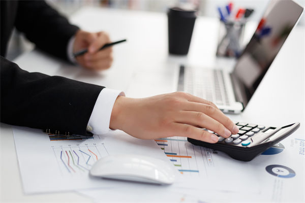 薪酬保密惹爭(zhēng)議，透明化管理能否化解員工信任危機(jī)？