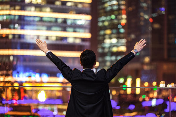 行業(yè)薪酬競爭激烈，企業(yè)怎樣優(yōu)化薪酬吸引頂尖人才？