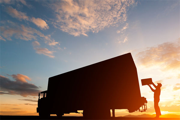 快遞員入職京東13年工資共100多萬，其他企業(yè)怎么看？