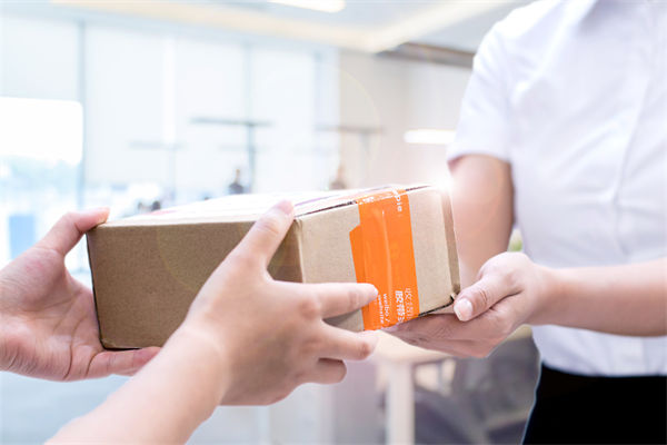 快遞員入職京東13年工資共100多萬，對其他企業(yè)有何啟示？