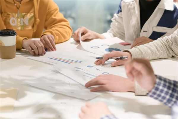 員工培訓(xùn)無效、成長慢，人力資源管理怎樣定制高效方案？