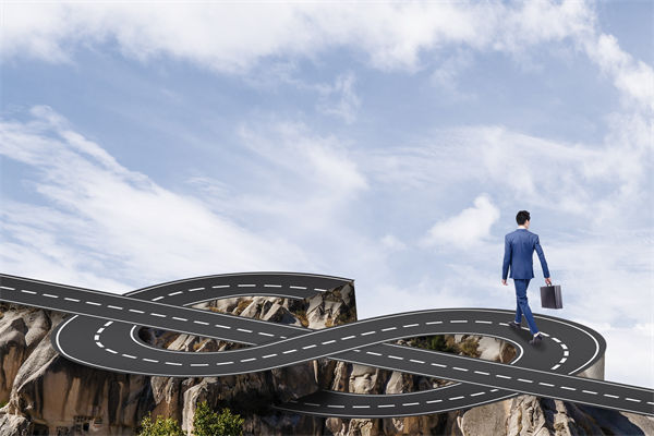 市場(chǎng)突變，現(xiàn)有戰(zhàn)略失效，怎么調(diào)整戰(zhàn)略規(guī)劃才能破局？